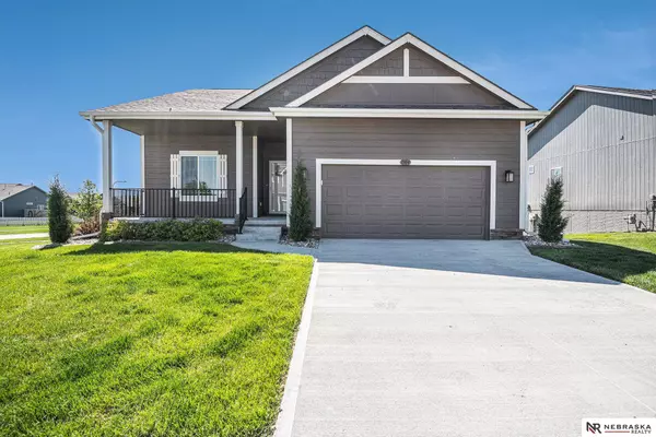 7304 N 167th Street, Bennington, NE 68007