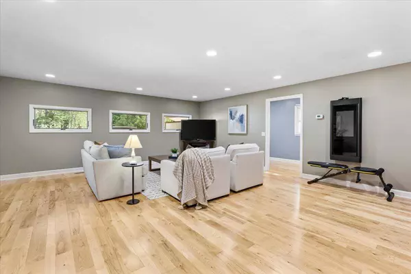 1330 ROLLING HILLS LOOP LOOP, Council Bluffs, IA 51503