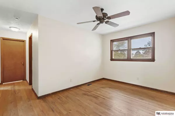 7629 Nebraska Avenue, Omaha, NE 68134