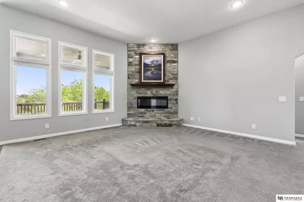 8605 Emerson Road, Plattsmouth, NE 68048