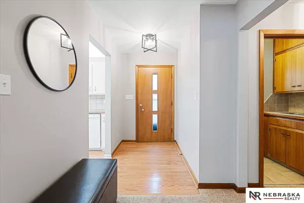 4430 Sunny Slope Avenue, Omaha, NE 68134