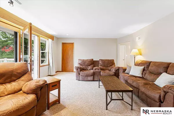 4430 Sunny Slope Avenue, Omaha, NE 68134