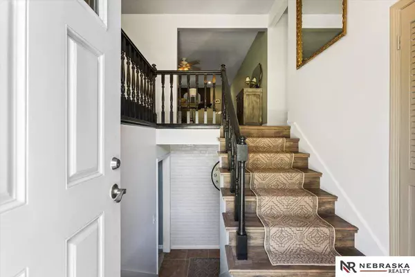 13638 Pierce Street, Omaha, NE 68144