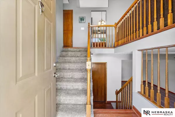 12219 Bedford Avenue, Omaha, NE 68164-2577