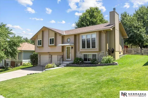 12219 Bedford Avenue, Omaha, NE 68164-2577