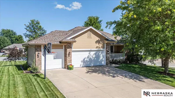 10021 S 202nd Circle, Gretna, NE 68028