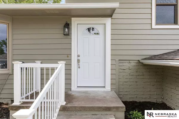 11435 Sunburst Street, Omaha, NE 68164