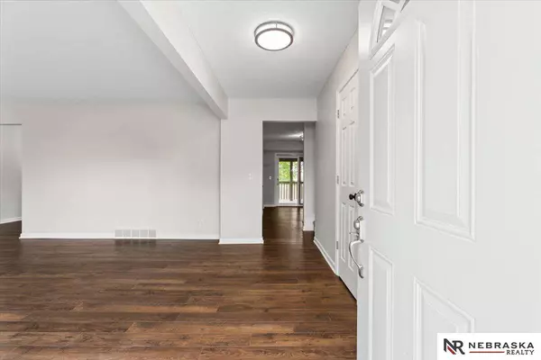 11435 Sunburst Street, Omaha, NE 68164