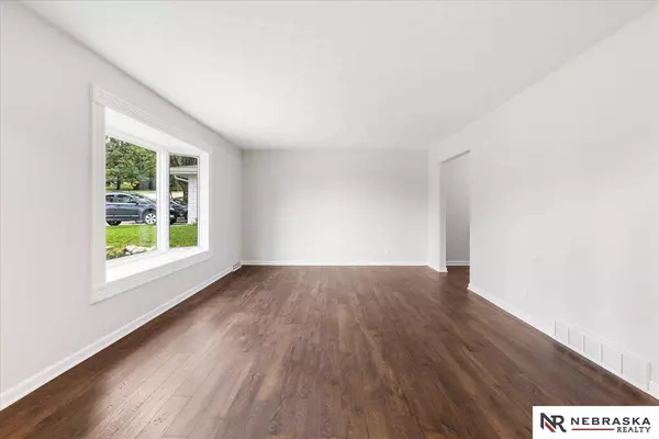 11435 Sunburst Street, Omaha, NE 68164