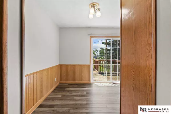 8847 Spaulding Circle, Omaha, NE 68134