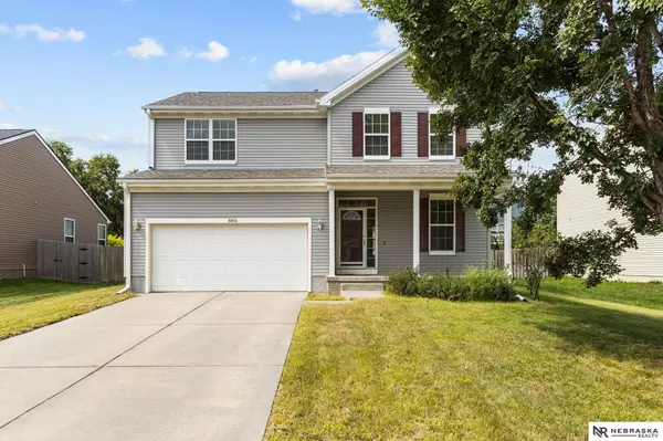 8806 S 66th Avenue, Papillion, NE 68133