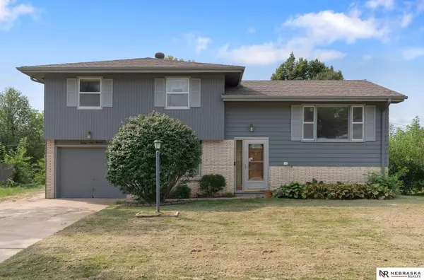 2911 Sandra Street, Bellevue, NE 68147
