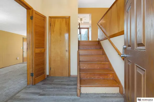 2911 Sandra Street, Bellevue, NE 68147