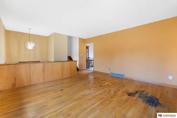 2911 Sandra Street, Bellevue, NE 68147