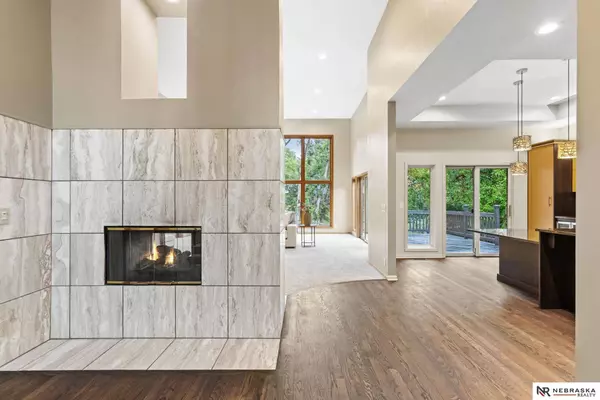 11348 Pine Street, Omaha, NE 68144