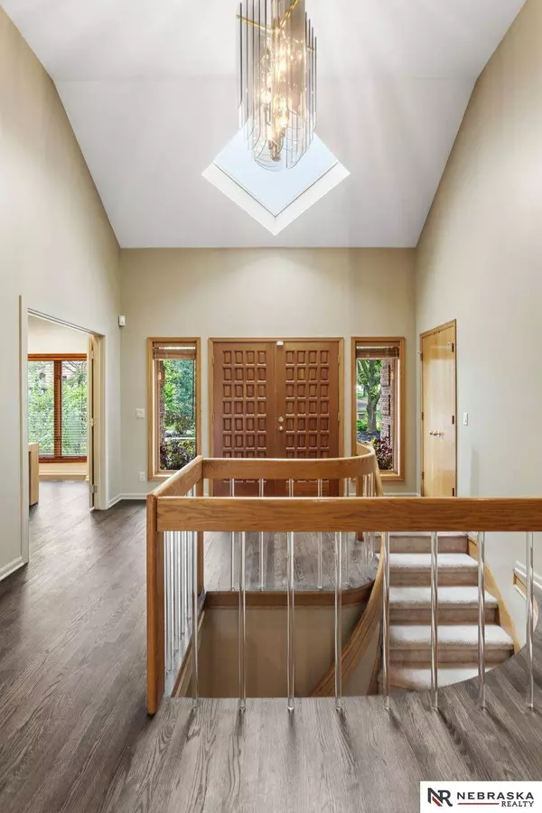 11348 Pine Street, Omaha, NE 68144