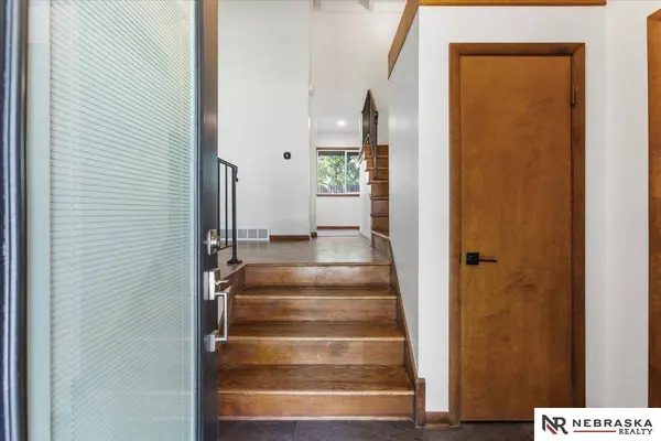 8234 Ralston Avenue, Ralston, NE 68127