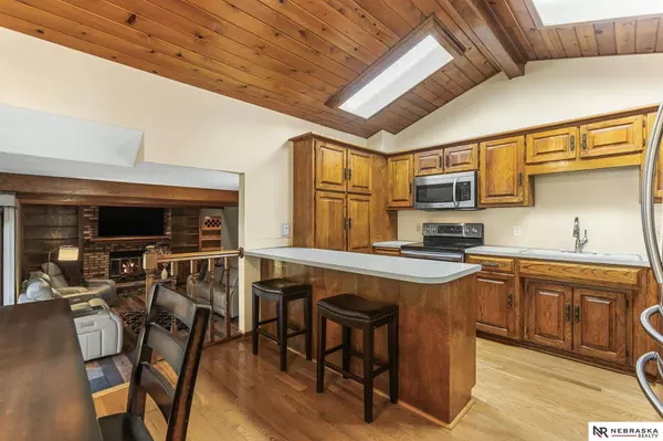 2418 S 154th Circle, Omaha, NE 68144