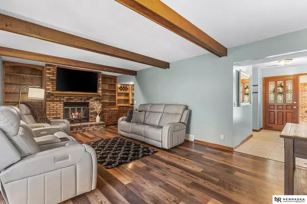 2418 S 154th Circle, Omaha, NE 68144