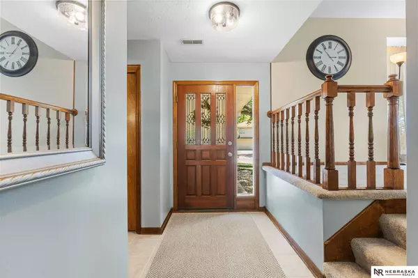 2418 S 154th Circle, Omaha, NE 68144