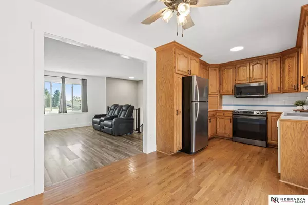 4210 N 130th Circle, Omaha, NE 68164