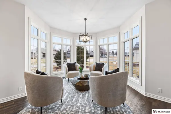 20009 Elkhorn Ridge Drive, Omaha, NE 68022