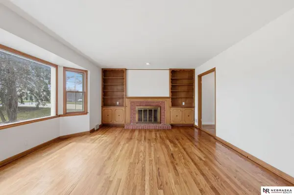 12206 Woolworth Avenue, Omaha, NE 68144