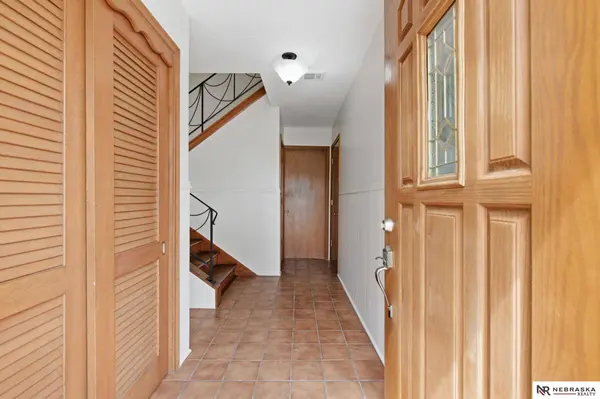 12206 Woolworth Avenue, Omaha, NE 68144