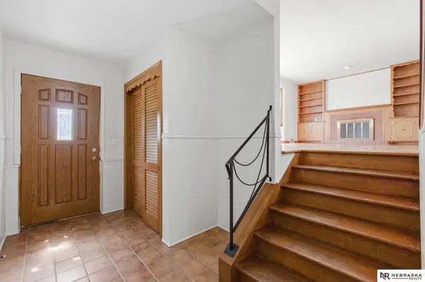 12206 Woolworth Avenue, Omaha, NE 68144