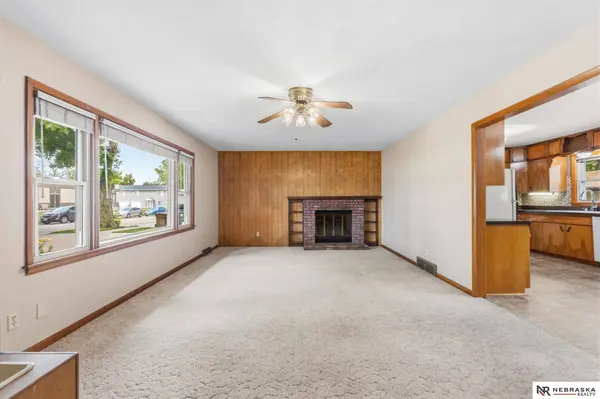 214 4th ST, Milford, NE 68405