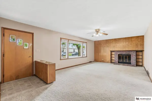214 4th ST, Milford, NE 68405