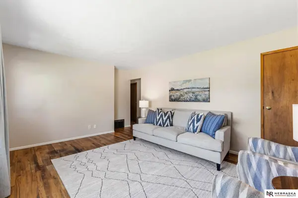 7539 Joseph AVE, La Vista, NE 68128