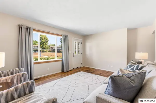 7539 Joseph AVE, La Vista, NE 68128
