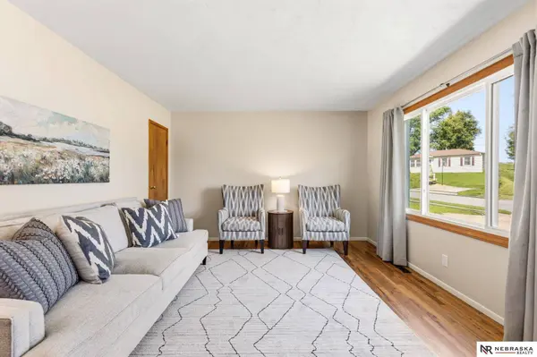 7539 Joseph AVE, La Vista, NE 68128