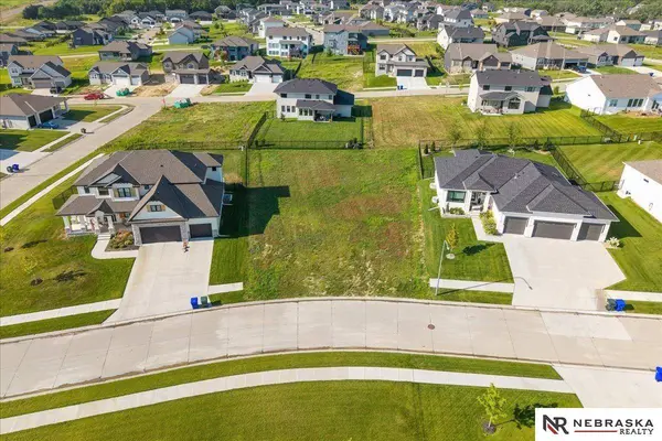 17007 Emma ST, Bennington, NE 68007