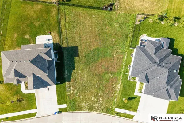 17007 Emma ST, Bennington, NE 68007