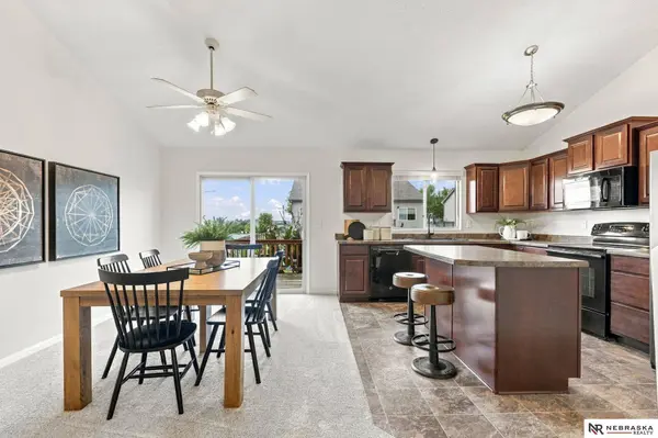 8802 N 160th ST, Bennington, NE 68007