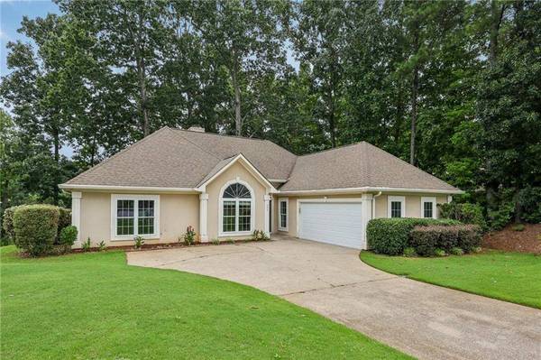 295 Falcon Creek DR, Suwanee, GA 30024