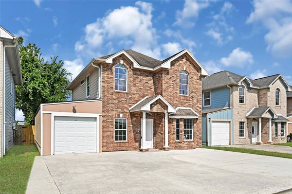 1675 Hugh RD #C, Houston, TX 77067