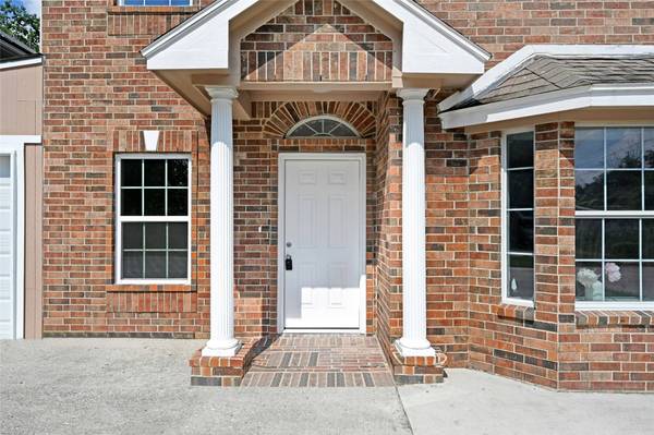 1675 Hugh RD #C, Houston, TX 77067