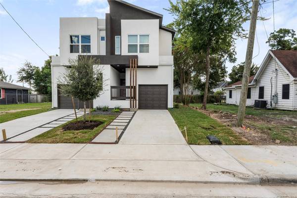 1220 E 33rd ST, Houston, TX 77022