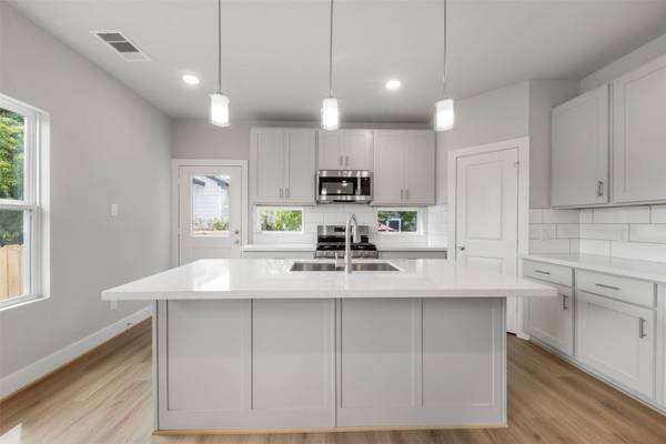 1222 E 33rd ST, Houston, TX 77022