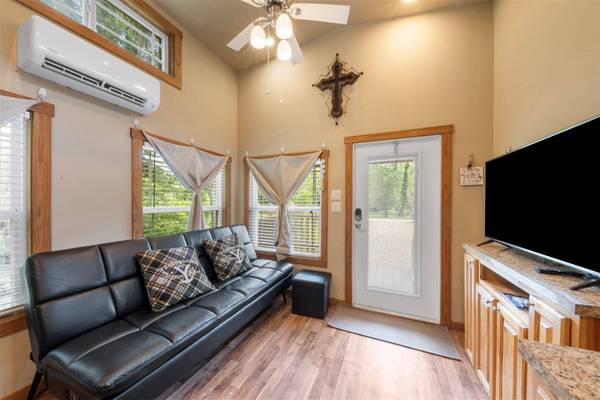 62 Park CT, Cleveland, TX 77327