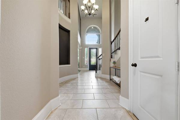 9119 Hills Junction CT, Cypress, TX 77433