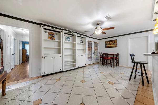 5519 Cheshire LN, Houston, TX 77092