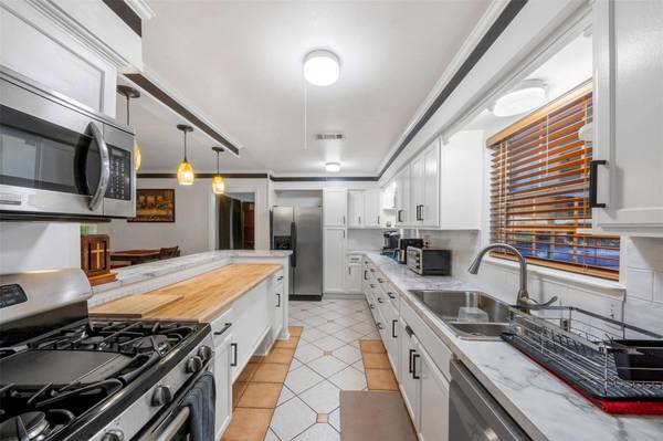 5519 Cheshire LN, Houston, TX 77092