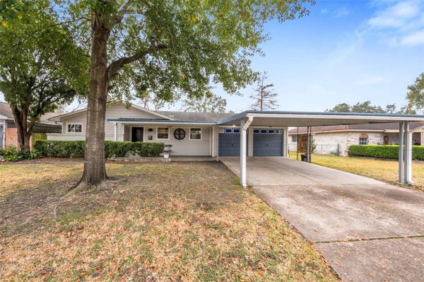 5519 Cheshire LN