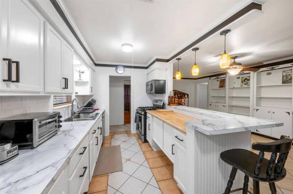 5519 Cheshire LN, Houston, TX 77092