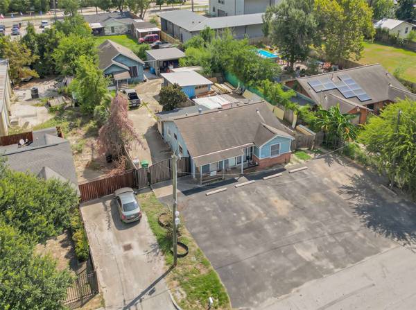 2084 Harland DR