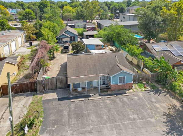 2084 Harland DR, Houston, TX 77055